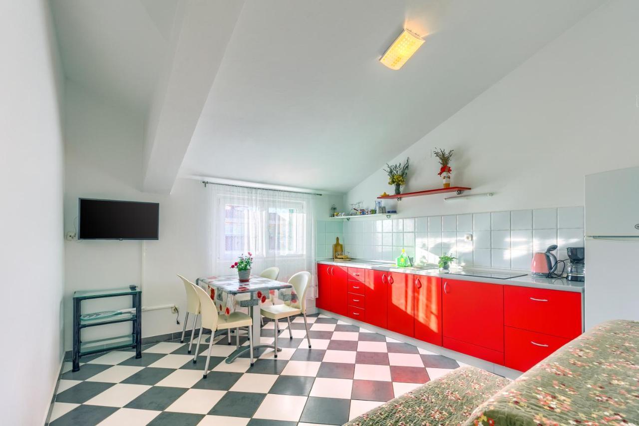 Apartmani Vukicevic โวดีเซ ภายนอก รูปภาพ